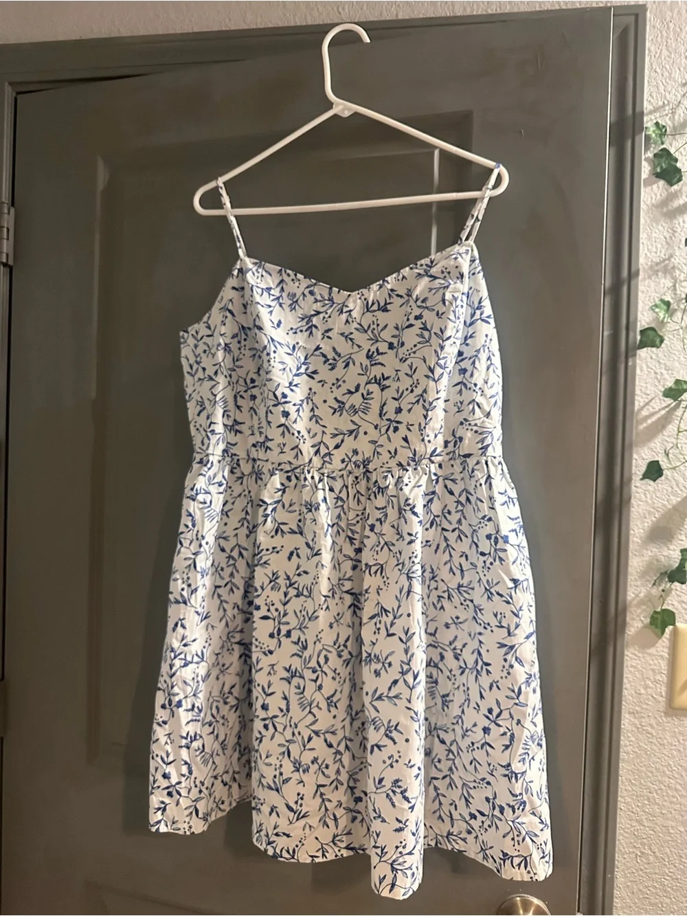 midi dress square neckline Georgia White MEN SHOES Style:Rolled What are Melania Trump's Nylon is a flexible